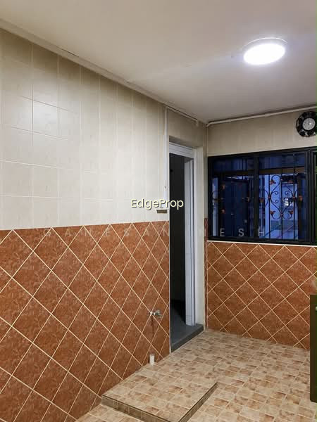 327 HOUGANG AVENUE 5 photo 6