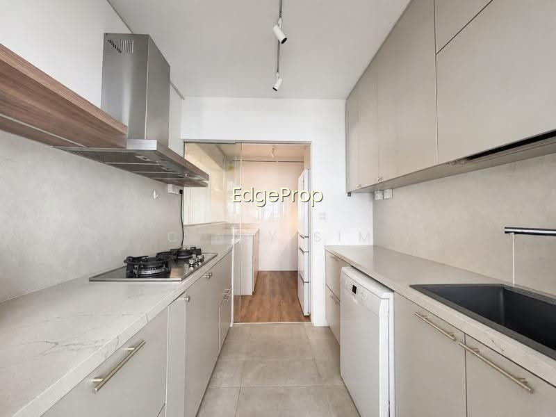 621B TAMPINES STREET 61 photo 6