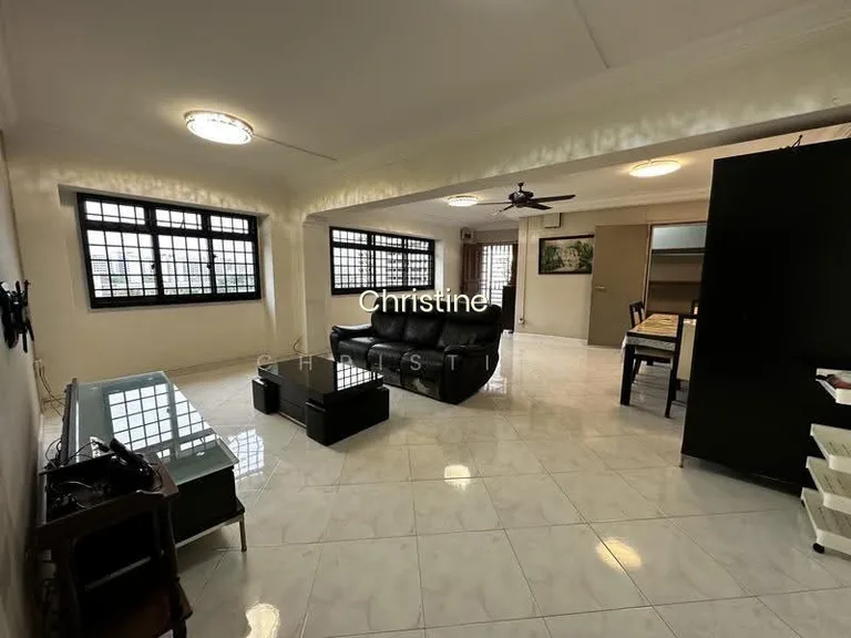 319 Sembawang Close image 1 of 10