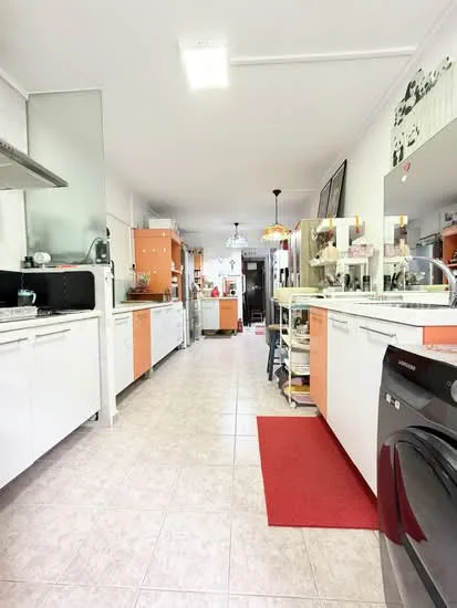 9 Gloucester Road image 1 of 10