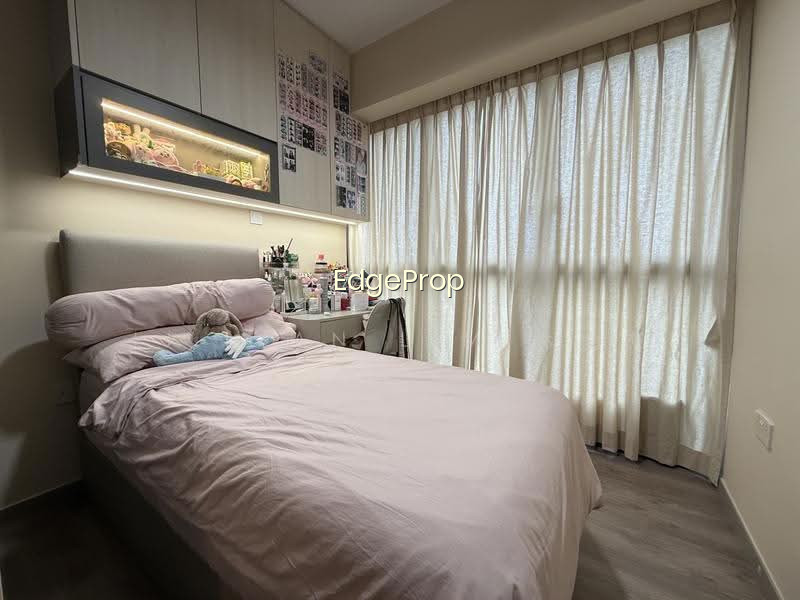RIVERFRONT RESIDENCES photo 3