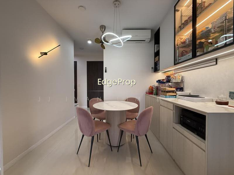 RIVERFRONT RESIDENCES photo 6