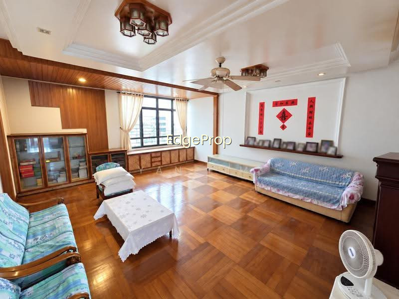 WALK-UP APARTMENT @ BEAUTY WORLD image 1 of 8