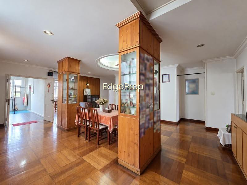 Walk-Up Apartment @ Beauty World photo 2