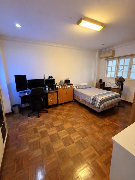 Walk-Up Apartment @ Beauty World photo 4