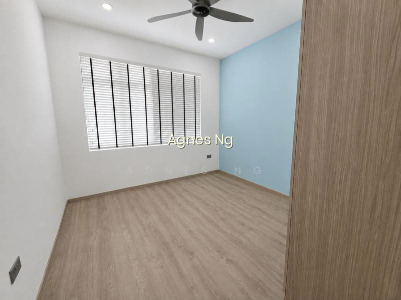 LANDED7772 @ RENOVATED CORNER TERR NEAR NEX image 1 of 5