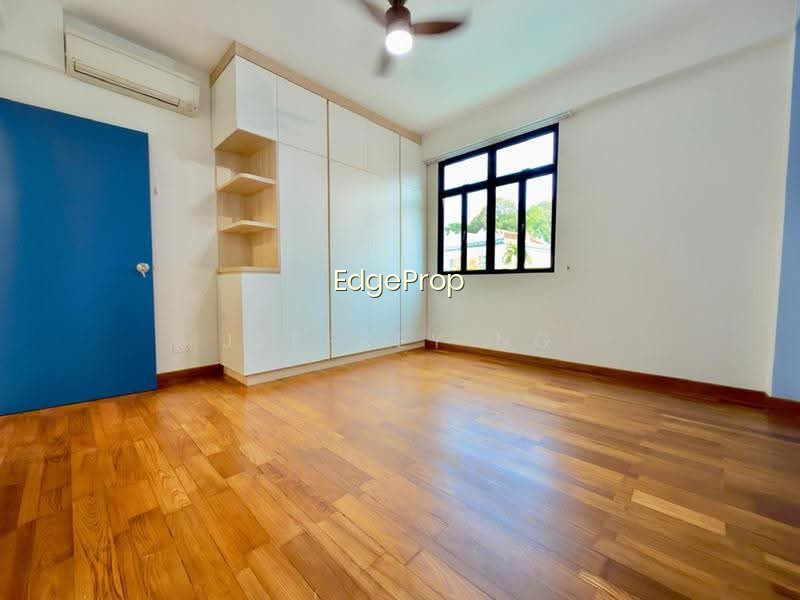 Adam Place photo 5
