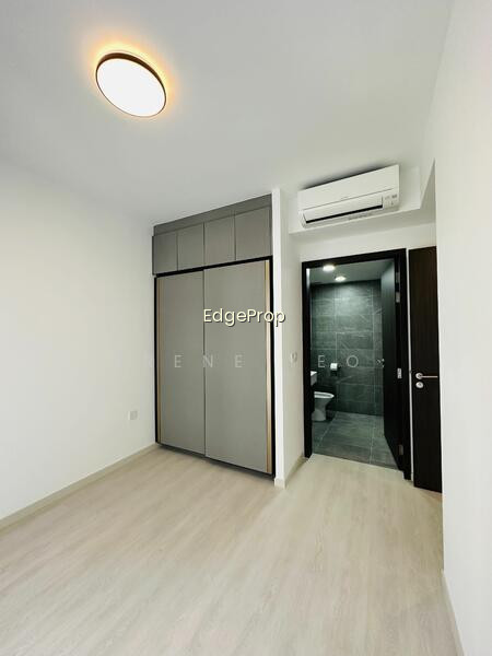 RIVERFRONT RESIDENCES photo 3