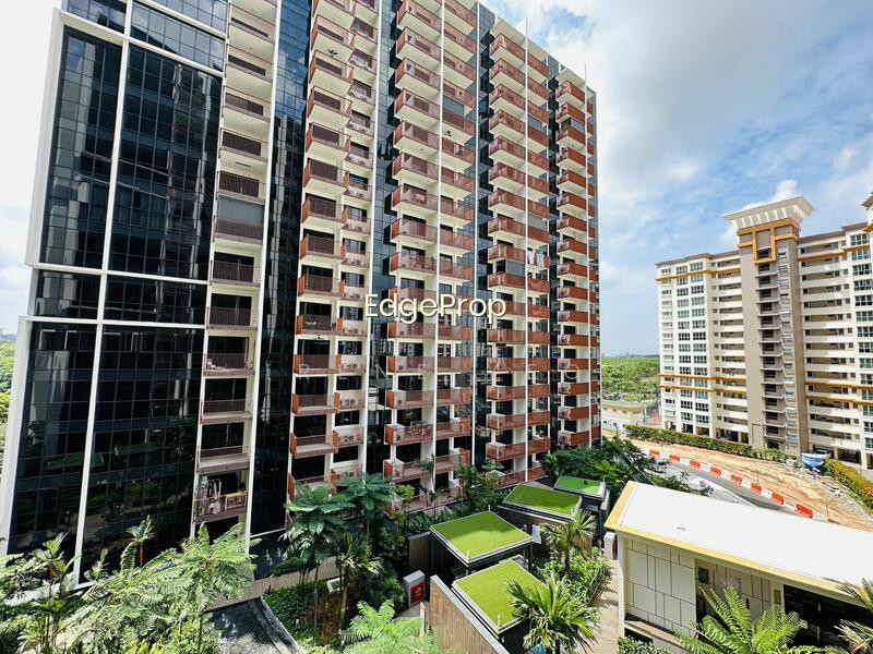 RIVERFRONT RESIDENCES photo 5