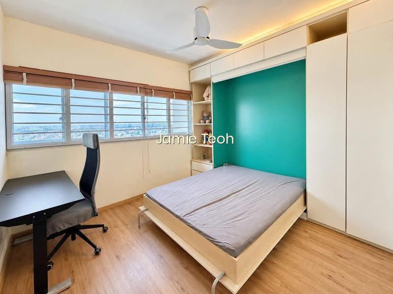71 MARINE DRIVE image 1 of 10