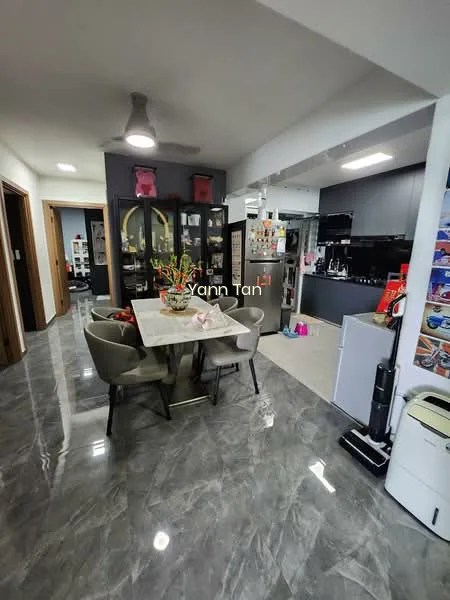421B Northshore Drive image 1 of 10