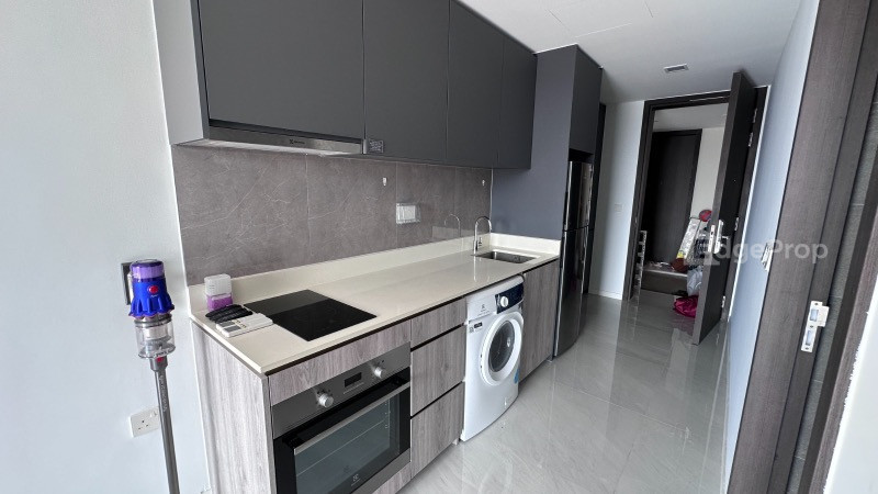 RIVERFRONT RESIDENCES photo 2
