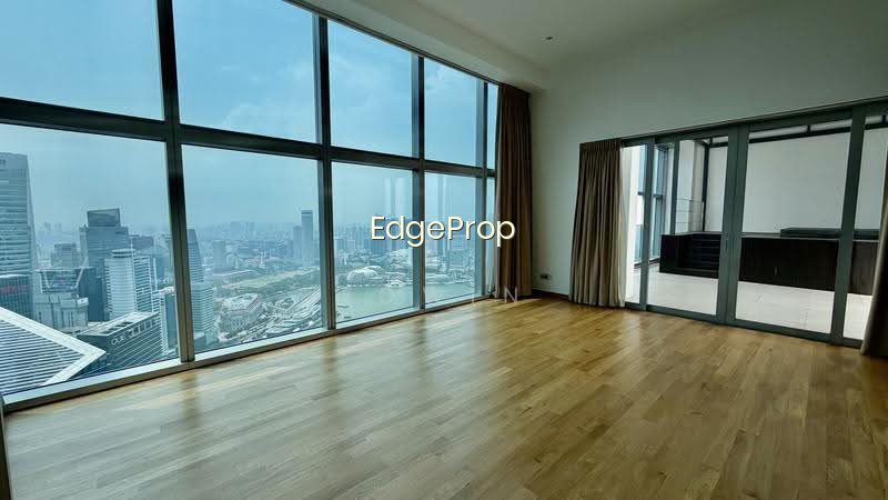 MARINA BAY RESIDENCES photo 4