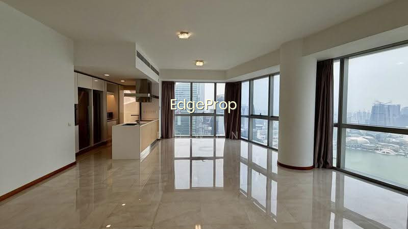 MARINA BAY RESIDENCES photo 2
