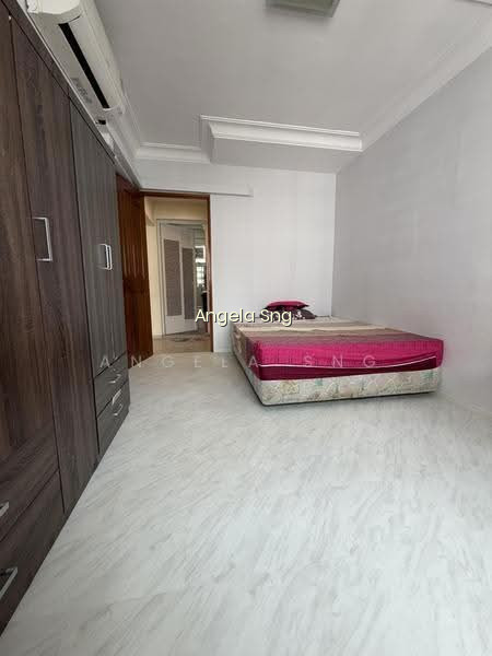 336 SEMBAWANG CRESCENT image 1 of 10