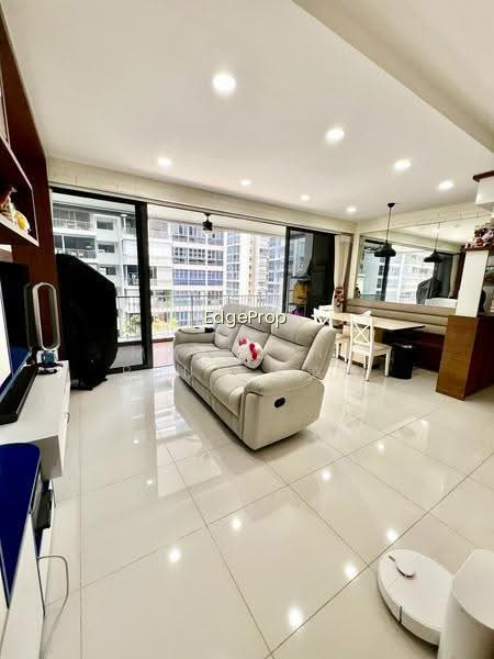 SKYPARK RESIDENCES photo 4