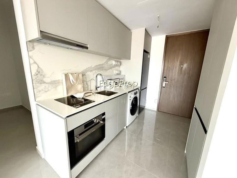 GRAND DUNMAN image 1 of 10
