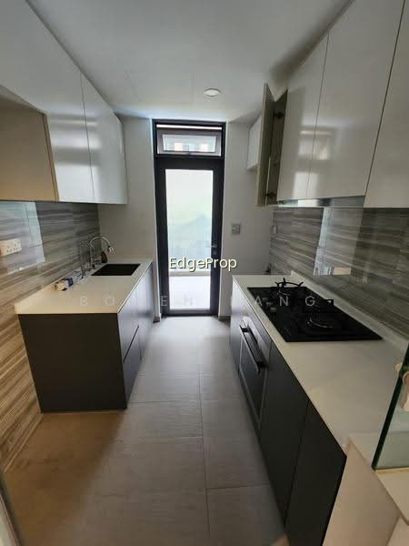 THE BROWNSTONE photo 6