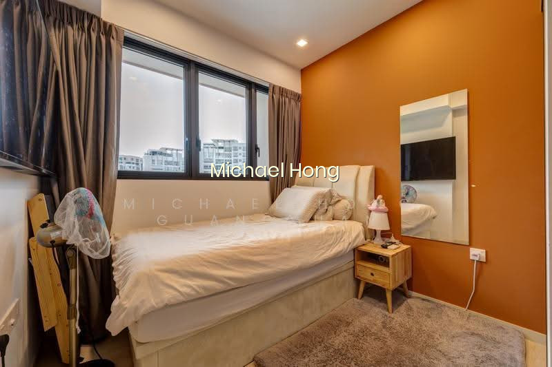 RIVERFRONT RESIDENCES photo 4