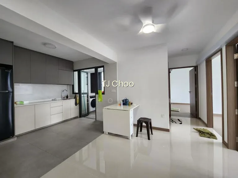 756 Woodlands Avenue 4 image 1 of 10