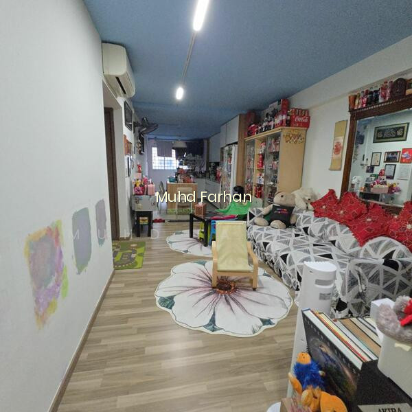 48 TEBAN GARDENS ROAD image 1 of 10