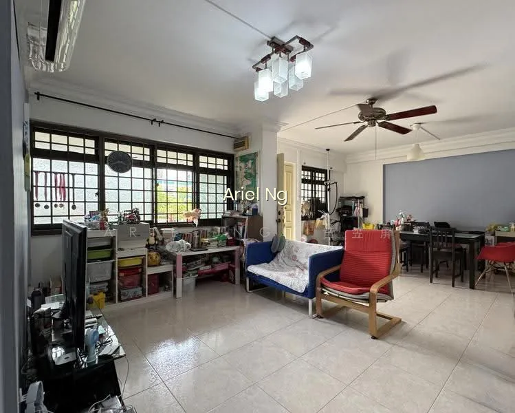 664 Woodlands Ring Road image 1 of 9