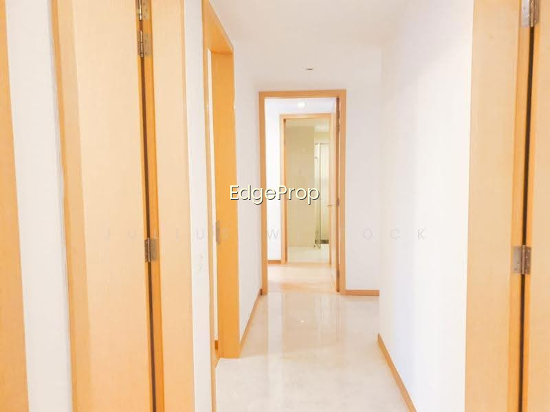 MARINA BAY RESIDENCES photo 3