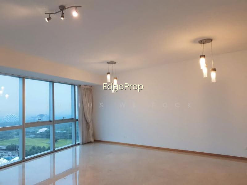 MARINA BAY RESIDENCES photo 4