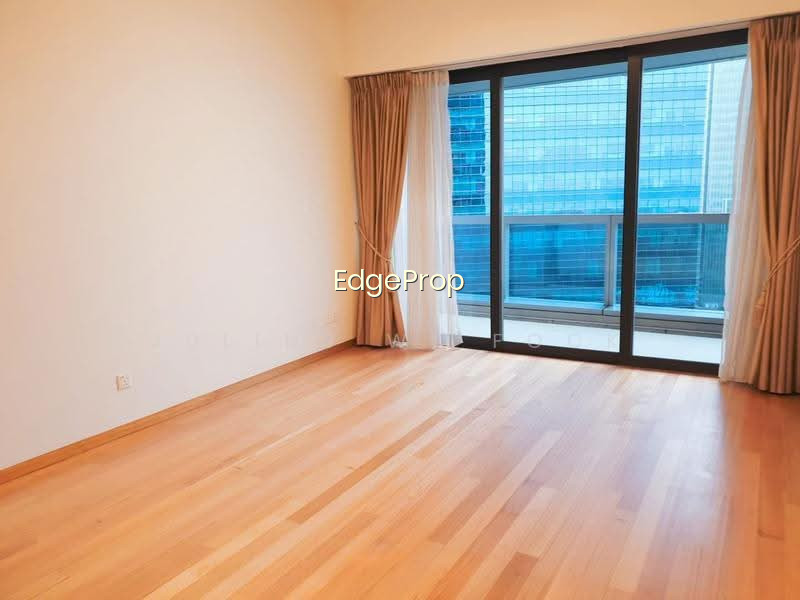 MARINA BAY RESIDENCES photo 5