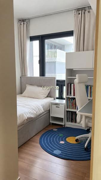THE LAKEFRONT RESIDENCES photo 5