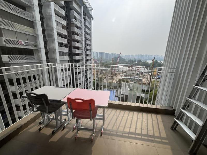 THE LAKEFRONT RESIDENCES photo 3
