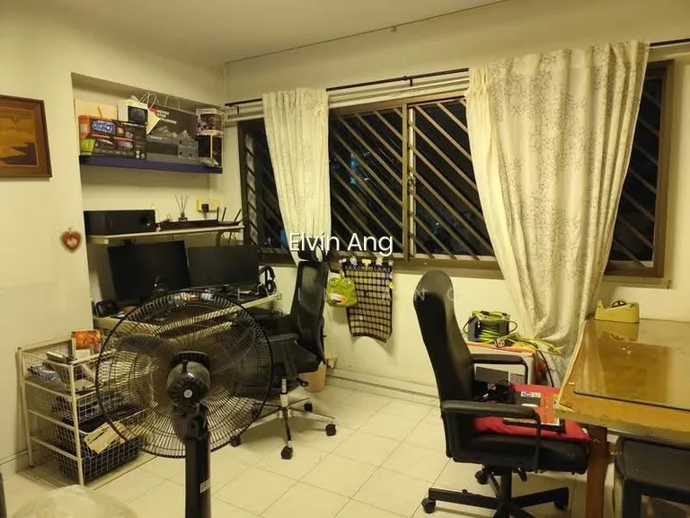 433 Hougang Avenue 8 image 1 of 8