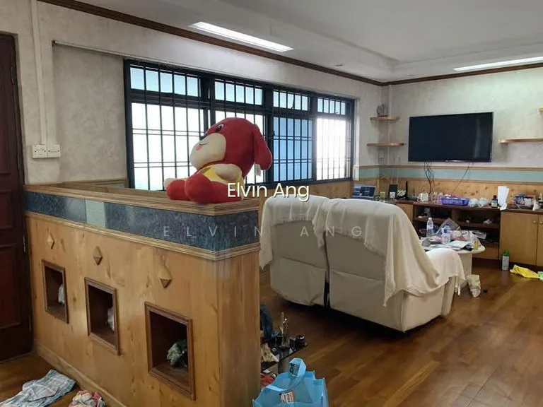 179 Yung Sheng Road image 1 of 10
