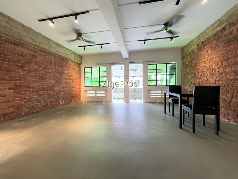 TIONG BAHRU WALK UP APARTMENT image 1 of 9