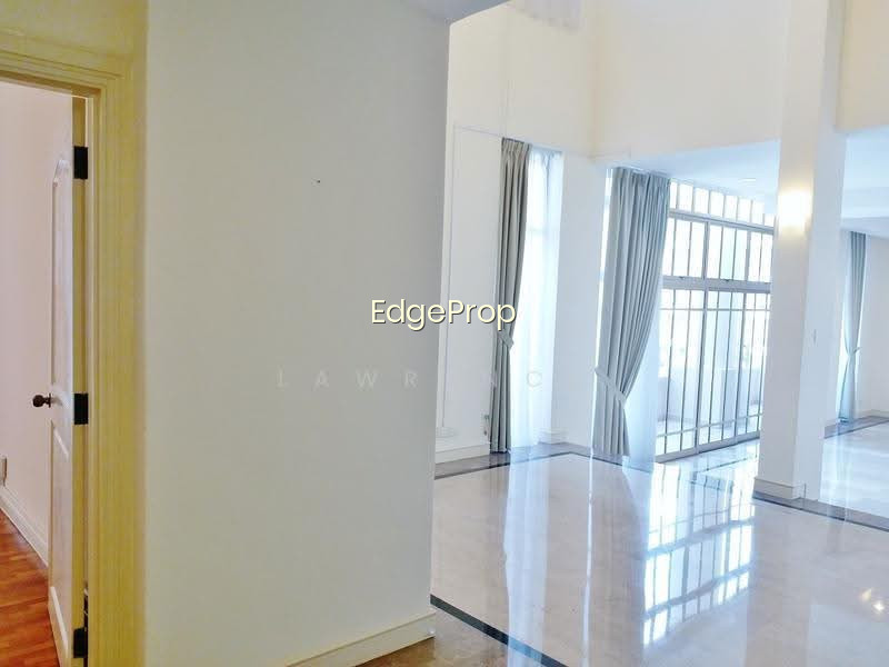 LEONIE CONDOTEL photo 6