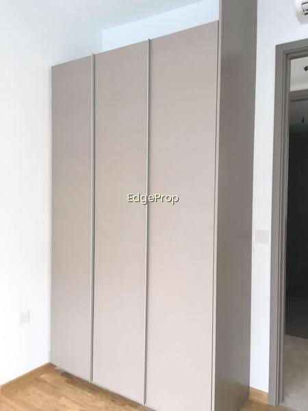 STRATUM photo 3