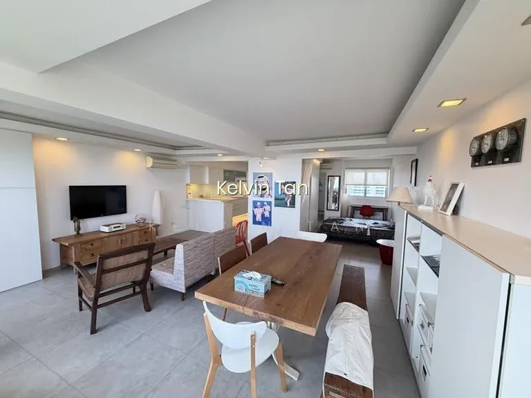 33 Marine Crescent image 1 of 10