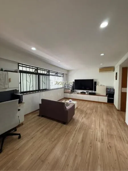 30 Cassia Crescent image 1 of 10