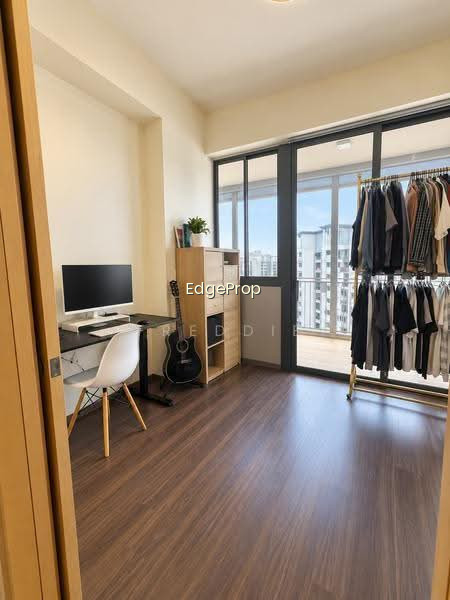THE LUXURIE photo 3