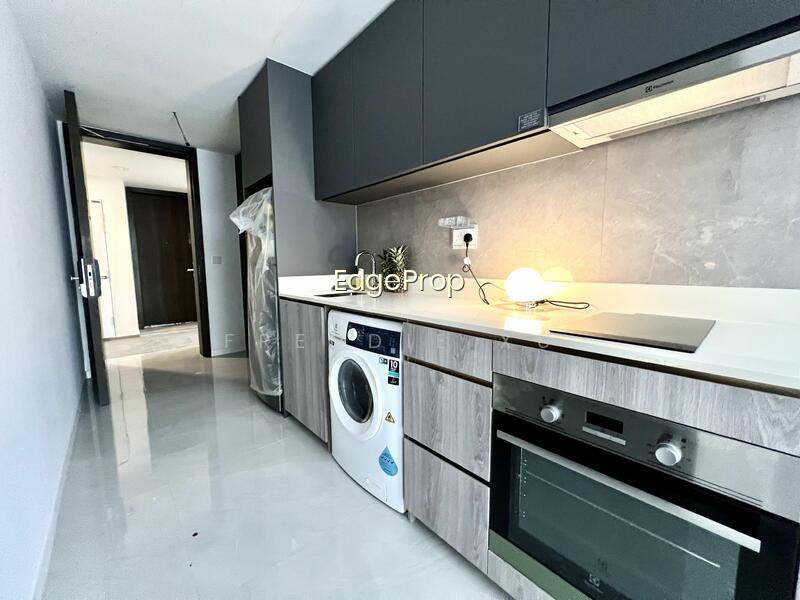 RIVERFRONT RESIDENCES photo 4