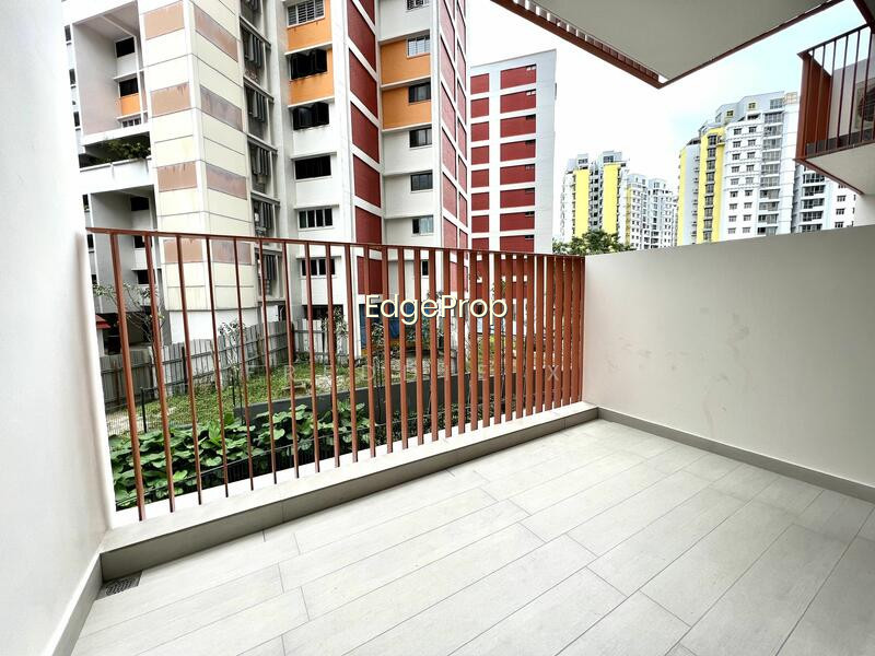 RIVERFRONT RESIDENCES photo 5