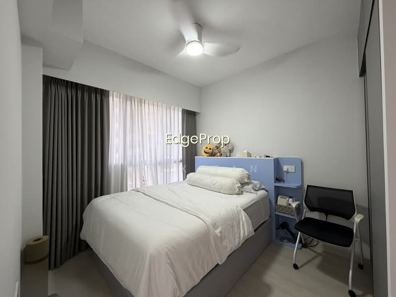 RIVERFRONT RESIDENCES photo 3