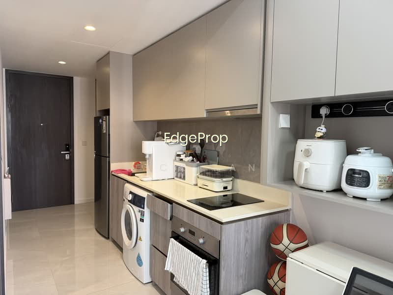 RIVERFRONT RESIDENCES photo 5
