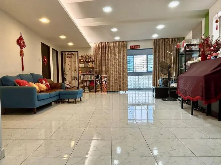 468C Admiralty Drive image 1 of 10