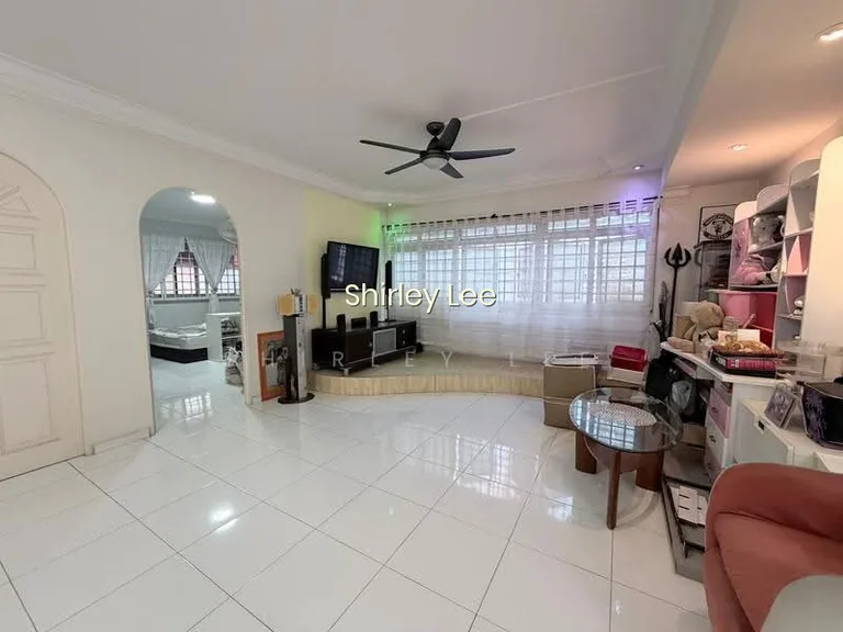 190 Pasir Ris Street 12 image 1 of 10