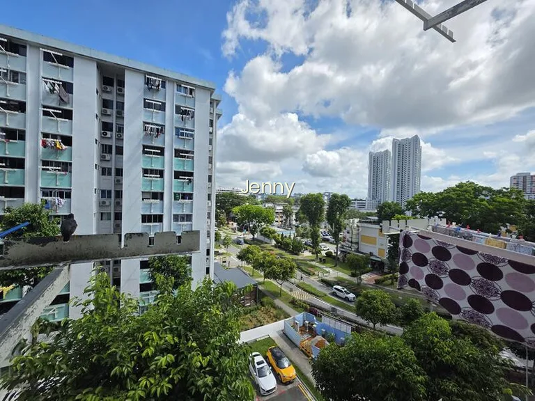 435 Ang Mo Kio Avenue 10 image 1 of 10