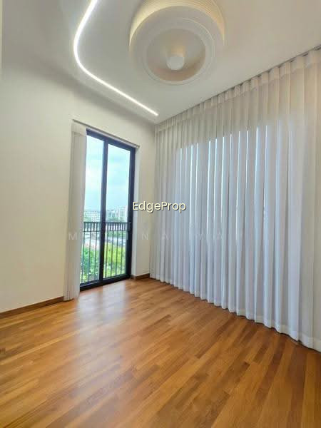 MAYFAIR MODERN photo 3