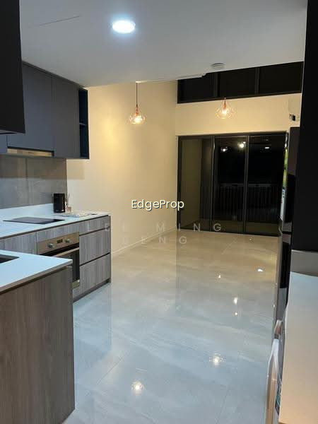 RIVERFRONT RESIDENCES photo 3