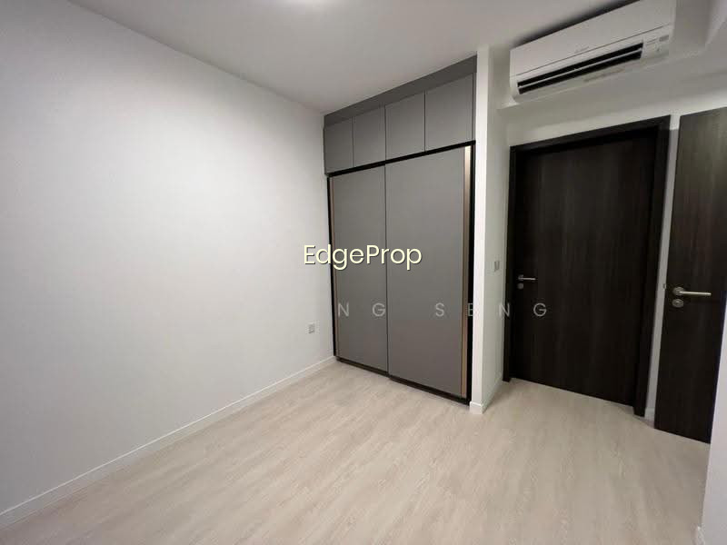 RIVERFRONT RESIDENCES photo 5