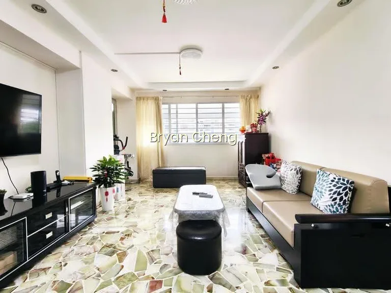 432 Hougang Avenue 6 image 1 of 10